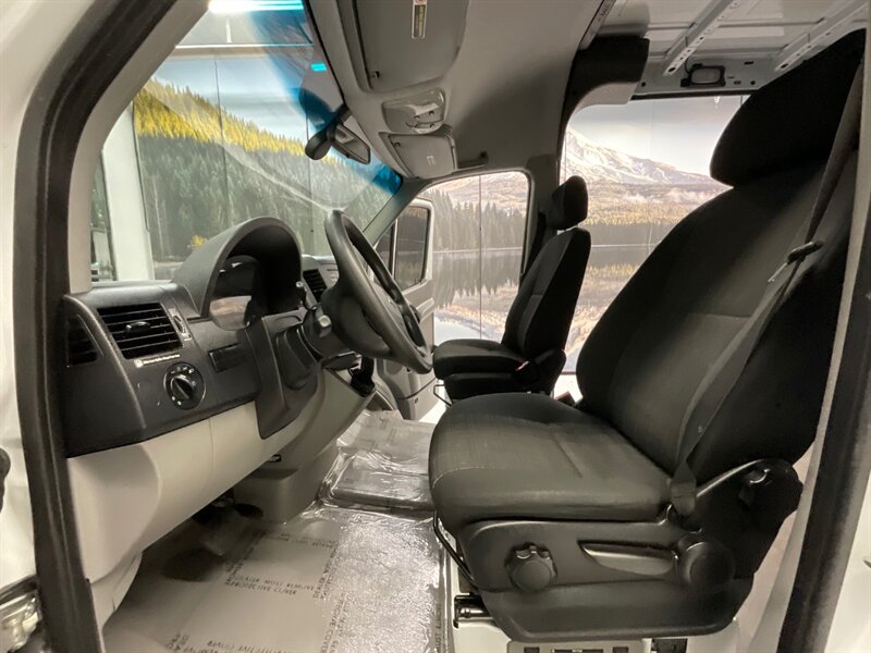 2015 Mercedes-Benz Sprinter 2500 CARGO VAN / 2.1L 4Cyl DIESEL / HIGHROOF  / 1-OWNER LOCAL VAN / Navigation & Backup Camera / 170 " WB & HIGHROOF - Photo 15 - Gladstone, OR 97027