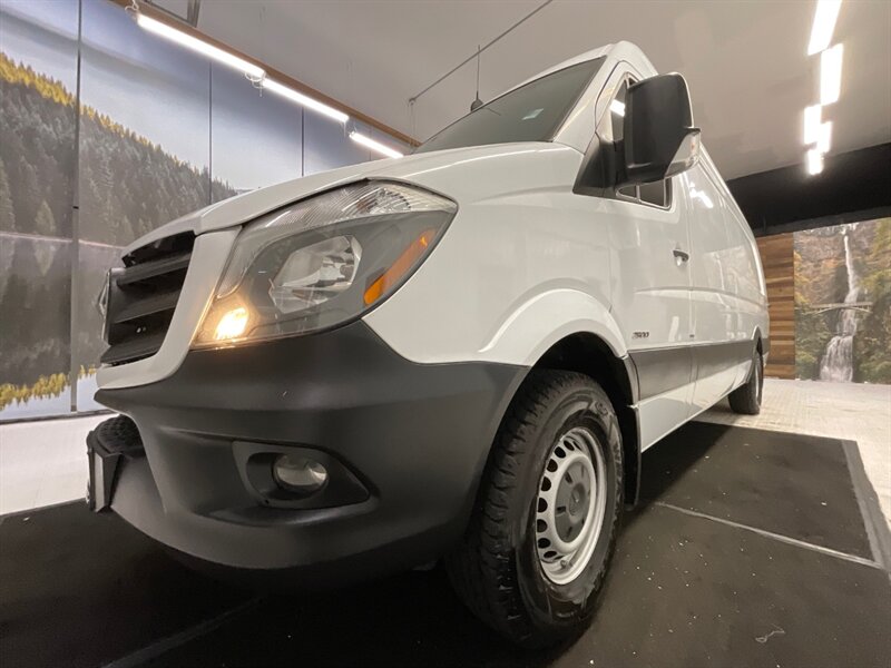 2015 Mercedes-Benz Sprinter 2500 CARGO VAN / 2.1L 4Cyl DIESEL / HIGHROOF  / 1-OWNER LOCAL VAN / Navigation & Backup Camera / 170 " WB & HIGHROOF - Photo 28 - Gladstone, OR 97027