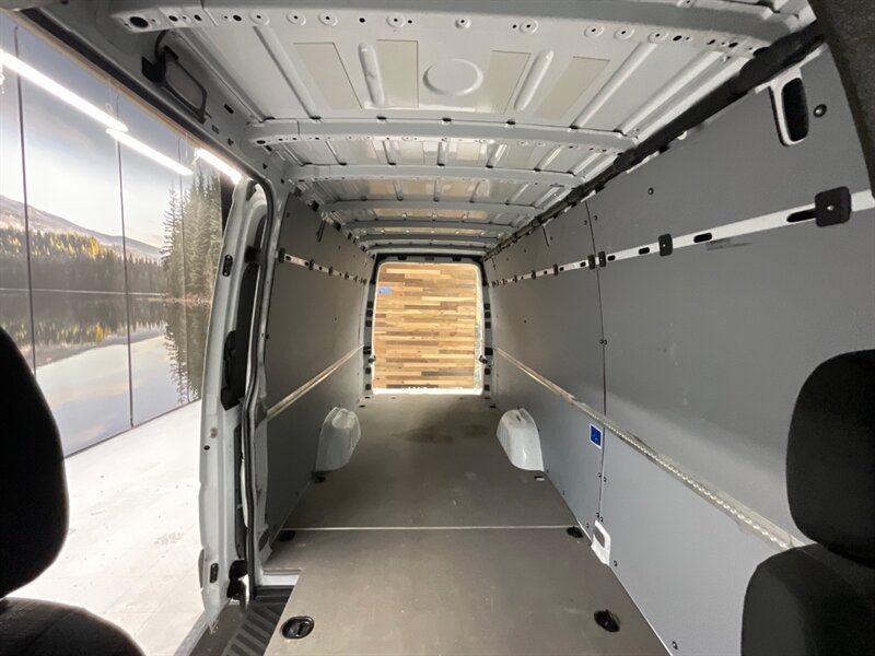 2015 Mercedes-Benz Sprinter 2500 CARGO VAN / 2.1L 4Cyl DIESEL / HIGHROOF  / 1-OWNER LOCAL VAN / Navigation & Backup Camera / 170 " WB & HIGHROOF - Photo 11 - Gladstone, OR 97027