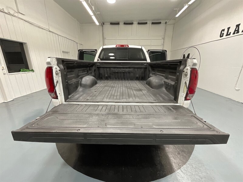 2015 Toyota Tundra Limited 4X4 / CREW CAB / LEATHER / NAV / BACKUP  / LOCAL RUST FREE - Photo 12 - Gladstone, OR 97027