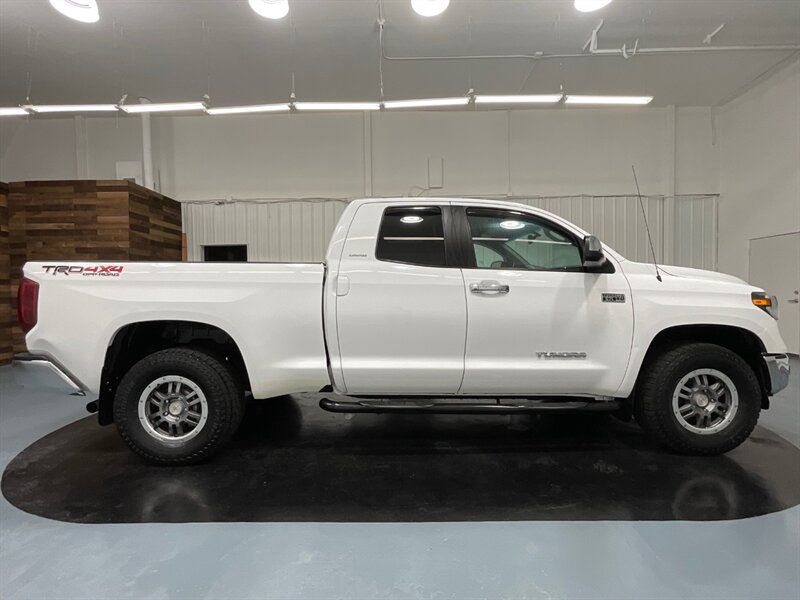 2015 Toyota Tundra Limited 4X4 / CREW CAB / LEATHER / NAV / BACKUP  / LOCAL RUST FREE - Photo 3 - Gladstone, OR 97027