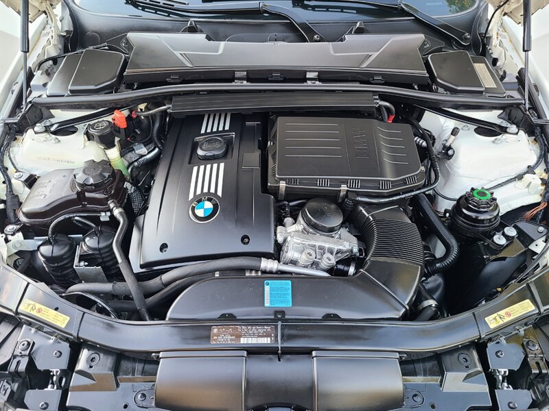 2008 BMW 335i  Premium & Sport Pkgs / Twin Turbos / Beautiful Shape - Photo 27 - Portland, OR 97217