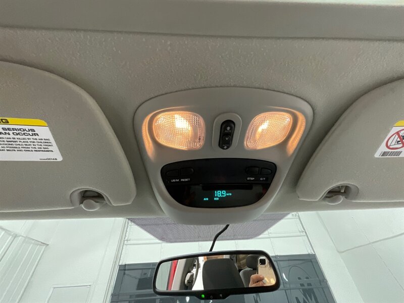 2006 Dodge Ram 3500 SLT 4X4 / 5.9L DIESEL /36K MILES / 1-OWNER / DUALLY 1-TON / Rear Airbags / Sunroof / ZERO RUST - Photo 40 - Gladstone, OR 97027