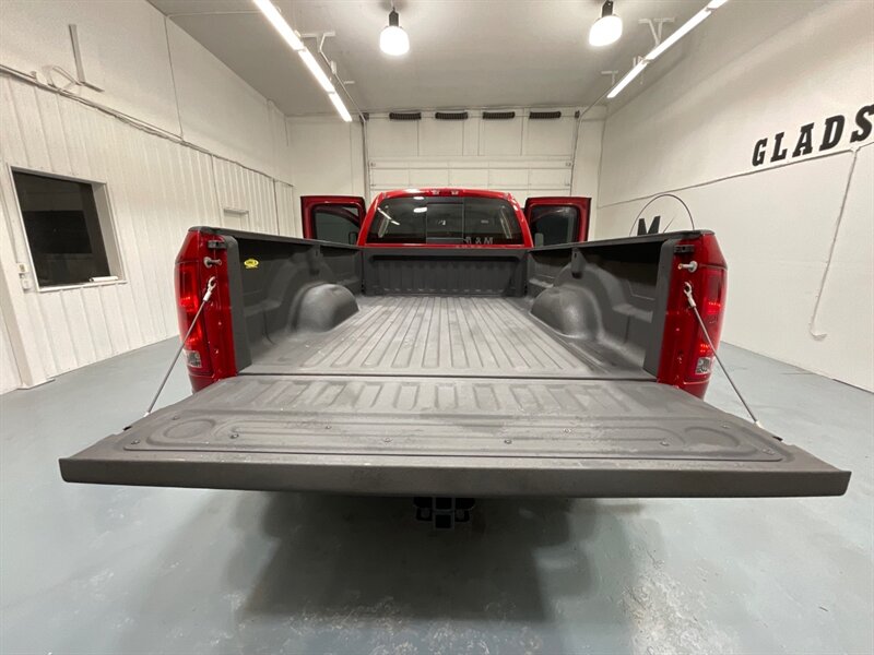 2006 Dodge Ram 3500 SLT 4X4 / 5.9L DIESEL /36K MILES / 1-OWNER / DUALLY 1-TON / Rear Airbags / Sunroof / ZERO RUST - Photo 31 - Gladstone, OR 97027