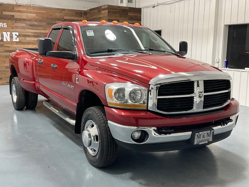 2006 Dodge Ram 3500 SLT 4X4 / 5.9L DIESEL /36K MILES / 1-OWNER / DUALLY 1-TON / Rear Airbags / Sunroof / ZERO RUST - Photo 2 - Gladstone, OR 97027
