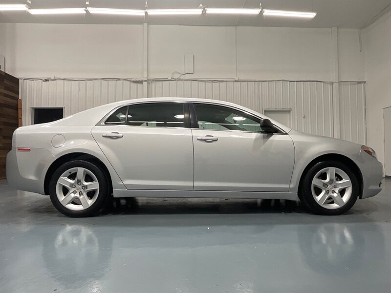 2012 Chevrolet Malibu LS Sedan 2.4L 4Cyl / 1-OWNER / ONLY 59,000 MILES   - Photo 4 - Gladstone, OR 97027