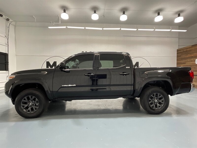 2021 Toyota Tacoma SR5 V6 4X4 / LOCAL / Zero Rust / Only 71,000 Miles  SHARP & CLEAN !! - Photo 3 - Gladstone, OR 97027