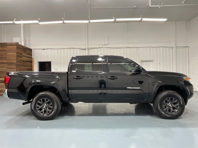 2021 Toyota Tacoma SR5 V6 4X4 / LOCAL / Zero Rust / Only 71,000 Miles  SHARP & CLEAN !! - Photo 4 - Gladstone, OR 97027