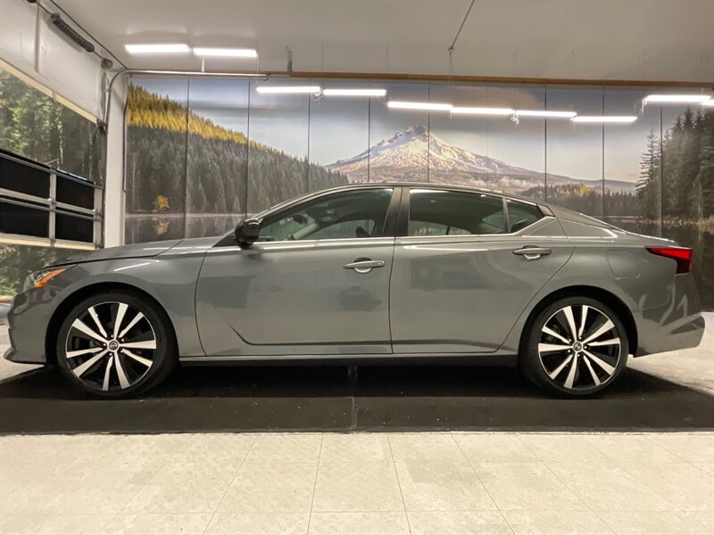 2019 Nissan Altima 2.5 SR Sedan / Backup Camera / Excel Cond   - Photo 3 - Gladstone, OR 97027