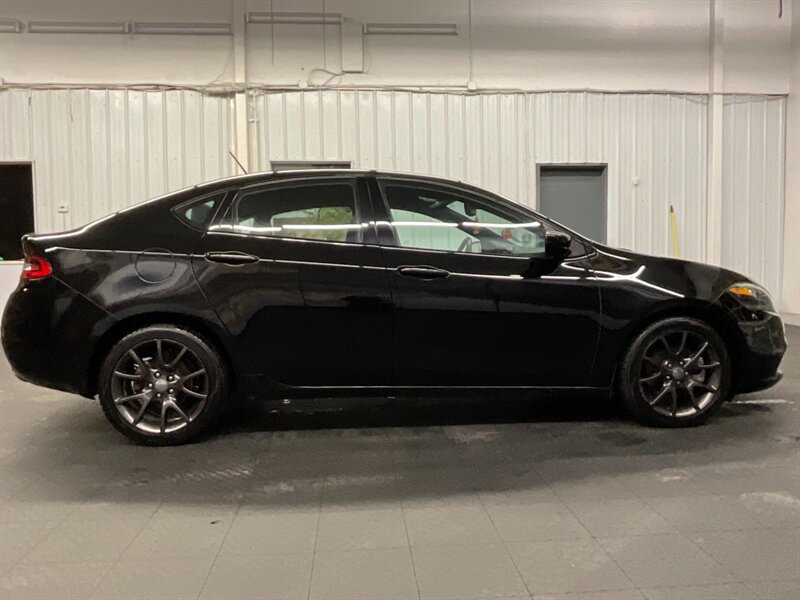 2016 Dodge Dart SXT Sedan California Pkg / Backup Camera / SHARP  8.4-Inch Touchscreen Display/ Touring Suspension / ONLY 95,000 MILES - Photo 4 - Gladstone, OR 97027