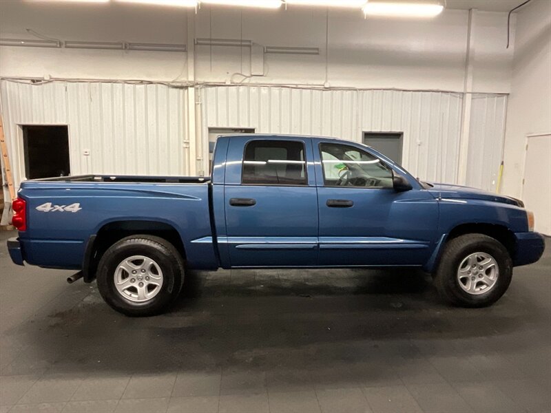 2006 Dodge Dakota SLT Quad Cab 4X4 / 4.7L V8 MAGNUM  / 98,000 MILES  LOCAL TRUCK / RUST FREE / Excel Cond - Photo 4 - Gladstone, OR 97027