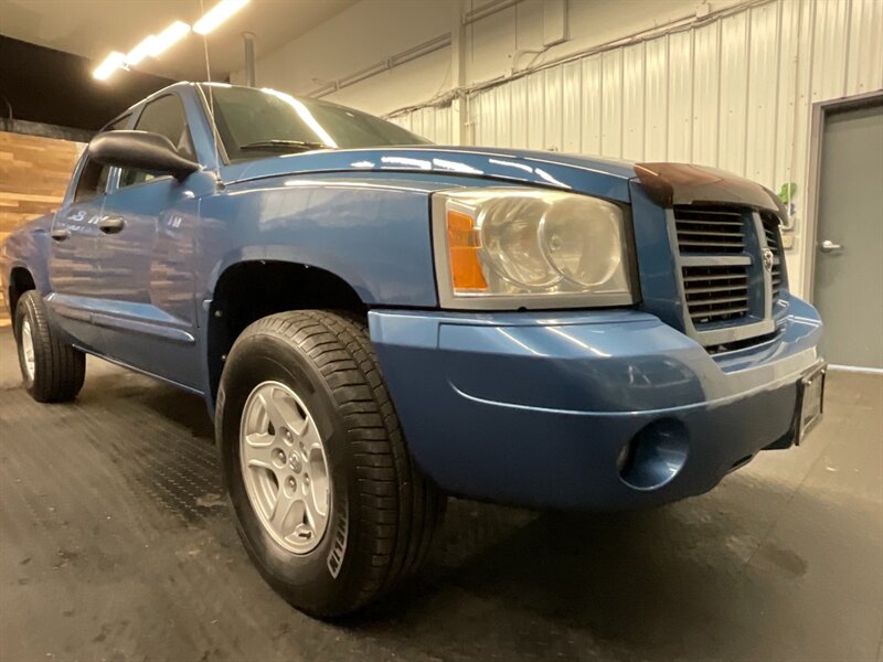 2006 Dodge Dakota SLT Quad Cab 4X4 / 4.7L V8 MAGNUM  / 98,000 MILES  LOCAL TRUCK / RUST FREE / Excel Cond - Photo 10 - Gladstone, OR 97027