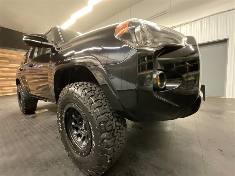 2016 Toyota 4Runner SR5 4X4 / LIFTED w/ NEW BF GOODRICH TIRES & WHEELS  Backup Camera / SHARP SHARP - Photo 10 - Gladstone, OR 97027