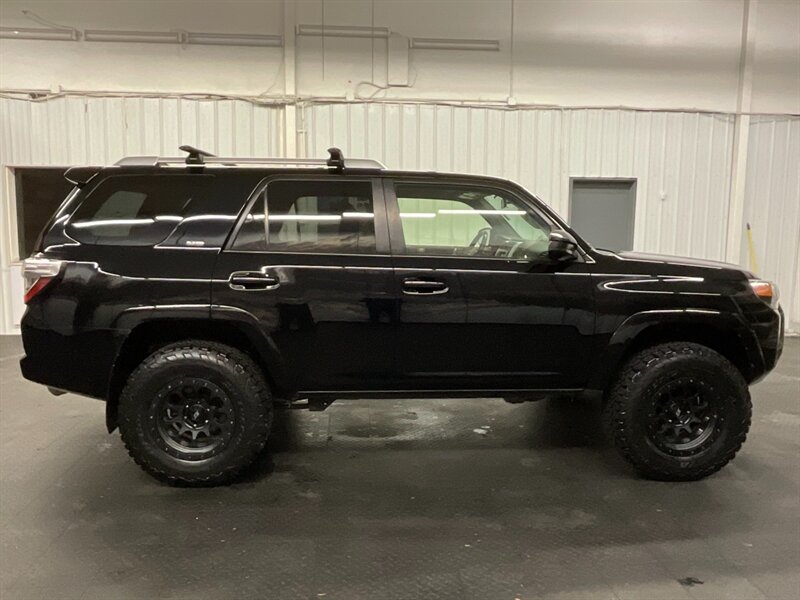 2016 Toyota 4Runner SR5 4X4 / LIFTED w/ NEW BF GOODRICH TIRES & WHEELS  Backup Camera / SHARP SHARP - Photo 4 - Gladstone, OR 97027