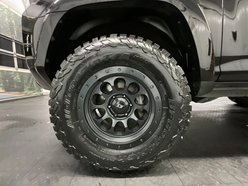 2016 Toyota 4Runner SR5 4X4 / LIFTED w/ NEW BF GOODRICH TIRES & WHEELS  Backup Camera / SHARP SHARP - Photo 23 - Gladstone, OR 97027