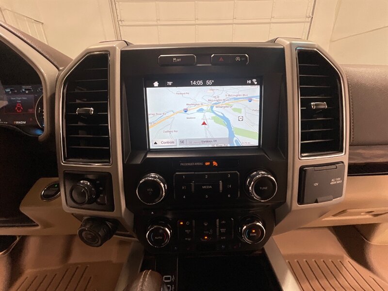 2018 Ford F-150 Lariat 4X4 / 3.5L 6Cyl ECOBOOST /LEVELED NEW TIRES / ZERO RUST / BLIS W/TRAILER TOW MONITORING/REMOTE START SYSTEM/TRAILER TOW PACKAGE /Navi & Backup Camera - Photo 17 - Gladstone, OR 97027