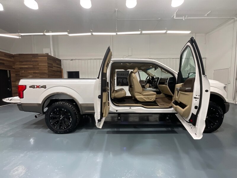 2018 Ford F-150 Lariat 4X4 / 3.5L 6Cyl ECOBOOST /LEVELED NEW TIRES / ZERO RUST / BLIS W/TRAILER TOW MONITORING/REMOTE START SYSTEM/TRAILER TOW PACKAGE /Navi & Backup Camera - Photo 12 - Gladstone, OR 97027