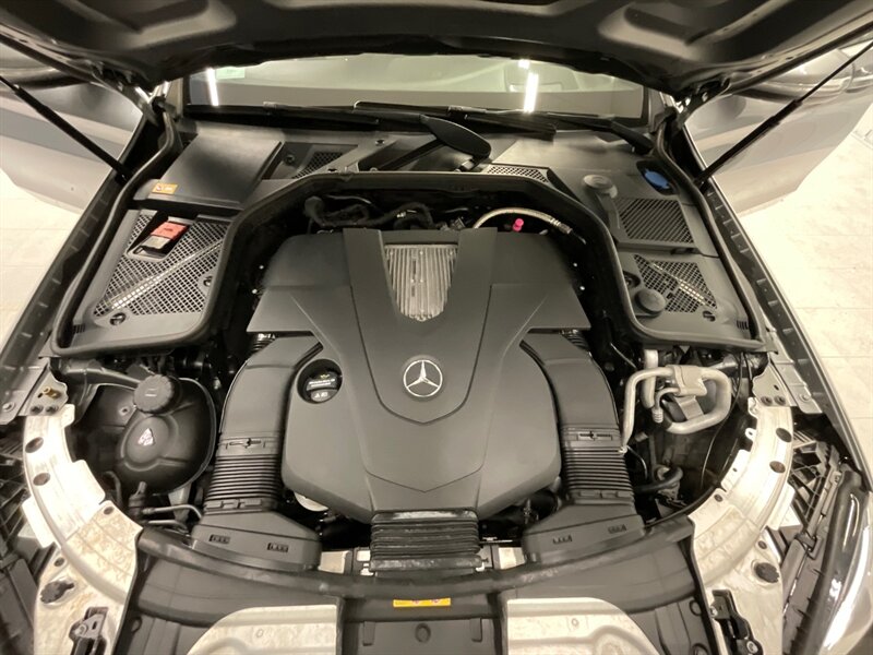 2015 Mercedes-Benz C 400 4MATIC AWD / 3.0L V6 TURBO / Sport Pkg  / Leather & Heated Seats / Navigation / LOCAL CAR / 71,000 MILES - Photo 37 - Gladstone, OR 97027