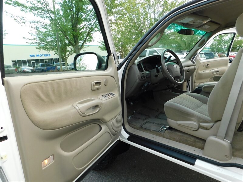 2005 Toyota Tundra SR5 Access Cab 4X4 V8 / NEW WHEELS &  NEW LIFT !!   - Photo 13 - Portland, OR 97217