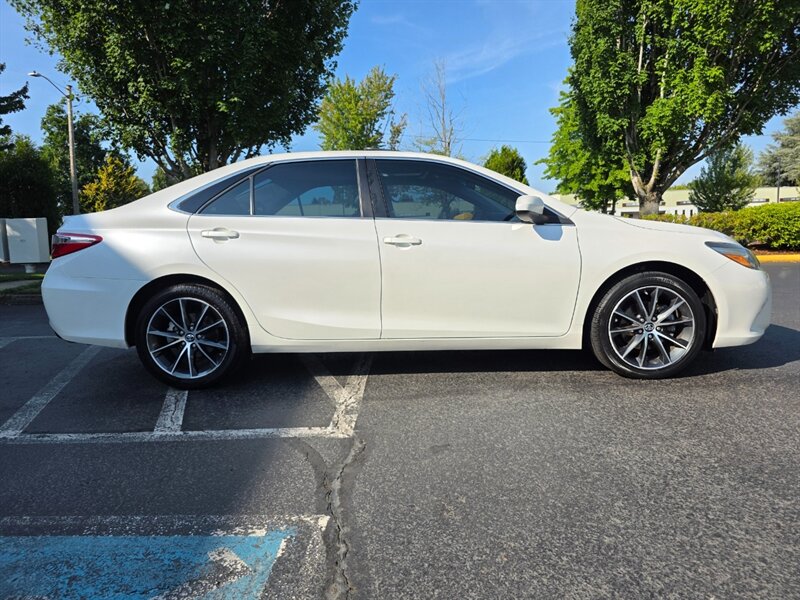 2017 Toyota Camry XSE Sun Roof / CAM / Heated Seats / Premium Wheels / Paddle Shifters / Excellent Condition - Photo 4 - Portland, OR 97217