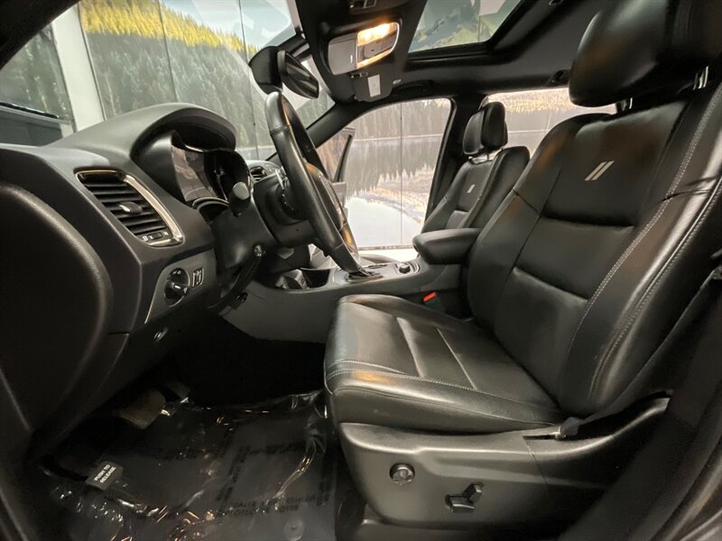 2020 Dodge Durango R/T BLACK TOP AWD / 5.7L HEMI / 1-OWNER / 21K MILE  / 3RD ROW SEAT / Leather , Heated & Cooled Seats / Sunroof / SHARP & CLEAN / 21,000 MILES - Photo 12 - Gladstone, OR 97027