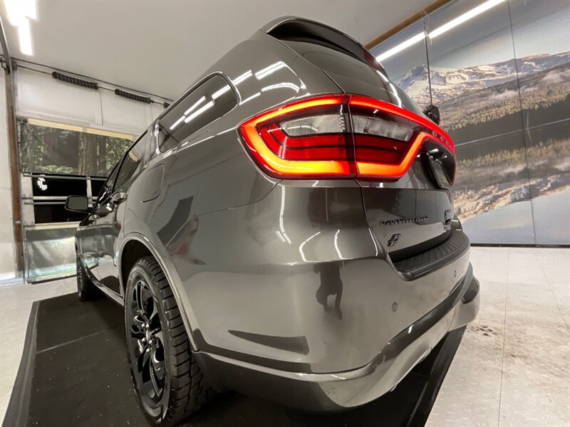 2020 Dodge Durango R/T BLACK TOP AWD / 5.7L HEMI / 1-OWNER / 21K MILE  / 3RD ROW SEAT / Leather , Heated & Cooled Seats / Sunroof / SHARP & CLEAN / 21,000 MILES - Photo 10 - Gladstone, OR 97027