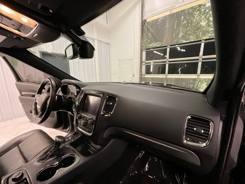 2020 Dodge Durango R/T BLACK TOP AWD / 5.7L HEMI / 1-OWNER / 21K MILE  / 3RD ROW SEAT / Leather , Heated & Cooled Seats / Sunroof / SHARP & CLEAN / 21,000 MILES - Photo 32 - Gladstone, OR 97027