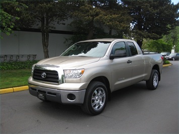 2007 Toyota Tundra SR5 Double Cab V6 / 20-inch Wheels/MINT Condition Truck