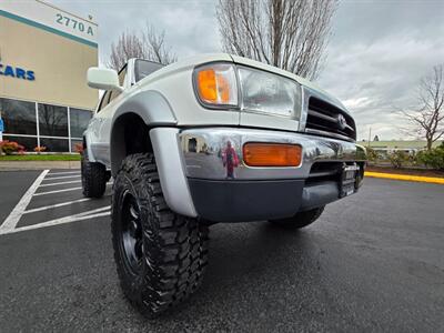 1998 Toyota 4Runner LIMITED 4X4 REAR DIFF LOCK / NEW TIRES / 4 " LIFT / V6 3.4 L / SUNROOF / NO RUST / EXCELLENT SHAPE - Photo 8 - Portland, OR 97217