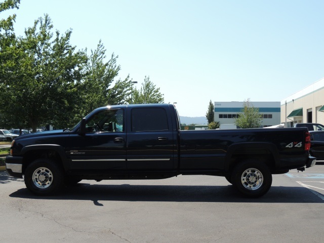 2006 Chevrolet Silverado 2500 LT / 4X4 / 6.6L DURMAX DIESEL / Long Bed/ 1-OWNER   - Photo 3 - Portland, OR 97217