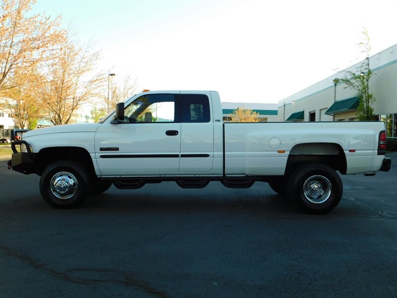 2001 Dodge Ram 3500 SLT 4X4 5.9L CUMMINS DIESEL / 6-SPEED / DUALLY   - Photo 3 - Portland, OR 97217