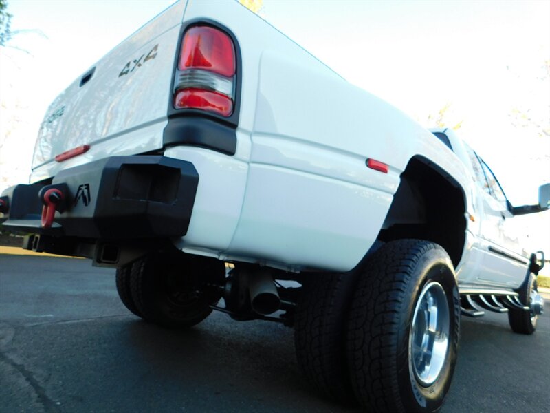 2001 Dodge Ram 3500 SLT 4X4 5.9L CUMMINS DIESEL / 6-SPEED / DUALLY   - Photo 12 - Portland, OR 97217