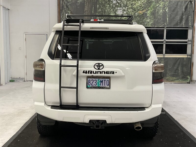 2014 Toyota 4Runner SR5 Premium 4X4 / 3RD ROW SEAT / LIFTED  / Leather w. Heated Seats / Navigation & Backup Camera / Sunroof / LIFTED w. NEW BF GOODRICH TIRES & NEW TRD WHEELS / LUGGAGE RACK & LADDER - Photo 6 - Gladstone, OR 97027