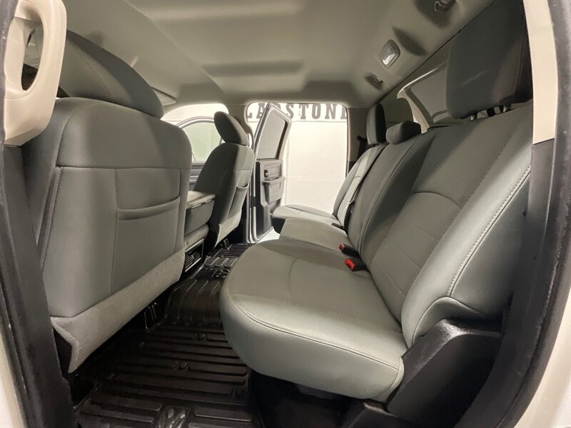 2013 RAM 2500 Tradesman Crew Cab 4X4/6.7L DIESEL /6-SPEED/LIFTED / Backup Camera / RAM BOX / ZERO RUST / LIFTED w. BRAND NEW 35 " TIRES & 20 " MOTO WHEELS / 79K MILES - Photo 13 - Gladstone, OR 97027