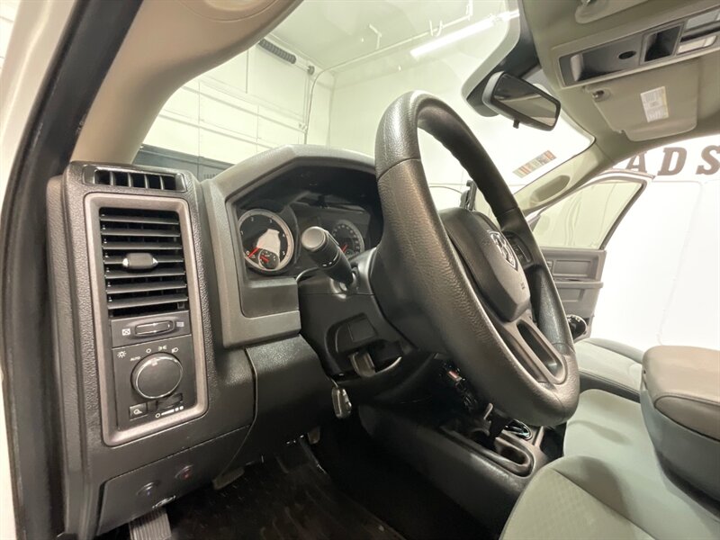 2013 RAM 2500 Tradesman Crew Cab 4X4/6.7L DIESEL /6-SPEED/LIFTED / Backup Camera / RAM BOX / ZERO RUST / LIFTED w. BRAND NEW 35 " TIRES & 20 " MOTO WHEELS / 79K MILES - Photo 35 - Gladstone, OR 97027