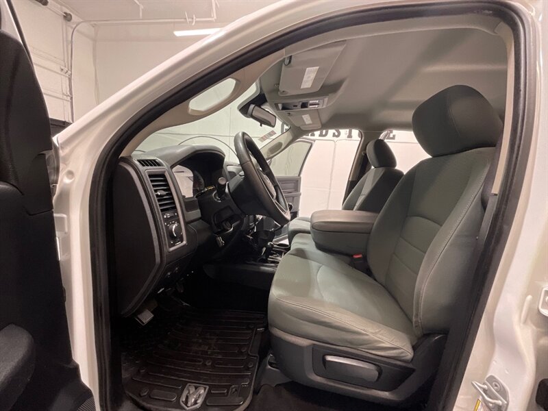 2013 RAM 2500 Tradesman Crew Cab 4X4/6.7L DIESEL /6-SPEED/LIFTED / Backup Camera / RAM BOX / ZERO RUST / LIFTED w. BRAND NEW 35 " TIRES & 20 " MOTO WHEELS / 79K MILES - Photo 12 - Gladstone, OR 97027