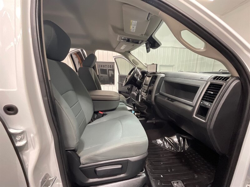 2013 RAM 2500 Tradesman Crew Cab 4X4/6.7L DIESEL /6-SPEED/LIFTED / Backup Camera / RAM BOX / ZERO RUST / LIFTED w. BRAND NEW 35 " TIRES & 20 " MOTO WHEELS / 79K MILES - Photo 15 - Gladstone, OR 97027