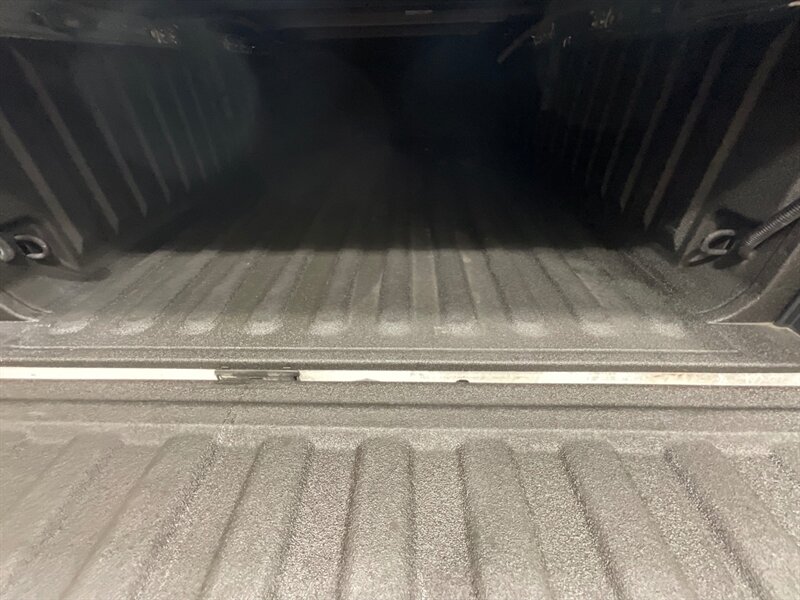 2013 RAM 2500 Tradesman Crew Cab 4X4/6.7L DIESEL /6-SPEED/LIFTED / Backup Camera / RAM BOX / ZERO RUST / LIFTED w. BRAND NEW 35 " TIRES & 20 " MOTO WHEELS / 79K MILES - Photo 11 - Gladstone, OR 97027