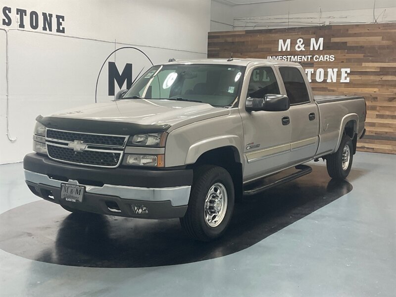 2005 Chevrolet Silverado 2500 LT Crew Cab 4X4 / 6.6L DIESEL /1-OWNER / 46K MILES  / LOCAL TRUCK NO RUST - Photo 1 - Gladstone, OR 97027