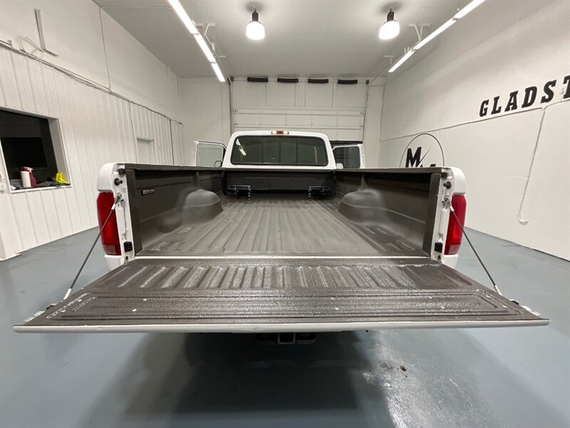 1997 Ford F-250 XLT  Extended Cab 4X4 / 7.3L DIESEL / 58,000 MILES  / ZERO RUST - Photo 10 - Gladstone, OR 97027