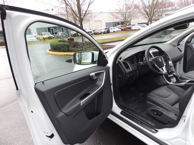 2016 Volvo XC60 T5 Platinum / AWD / Navigation / Panoramic Sunroof   - Photo 13 - Portland, OR 97217