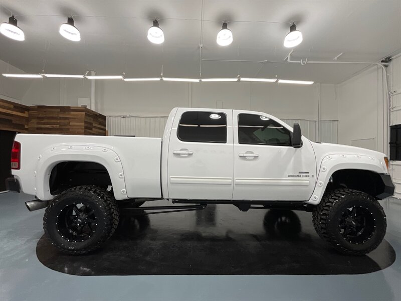 2009 GMC Sierra 2500HD SLT 4X4 6.6L DURAMAX DIESEL LIFTED  / NEW WHEELS & TIRES / RUST FREE - Photo 4 - Gladstone, OR 97027