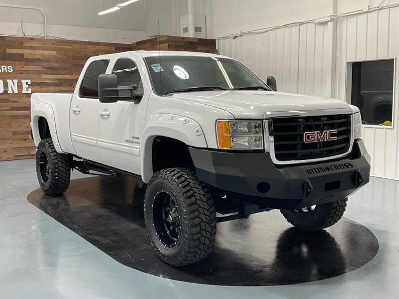 2009 GMC Sierra 2500HD SLT 4X4 6.6L DURAMAX DIESEL LIFTED  / NEW WHEELS & TIRES / RUST FREE - Photo 2 - Gladstone, OR 97027