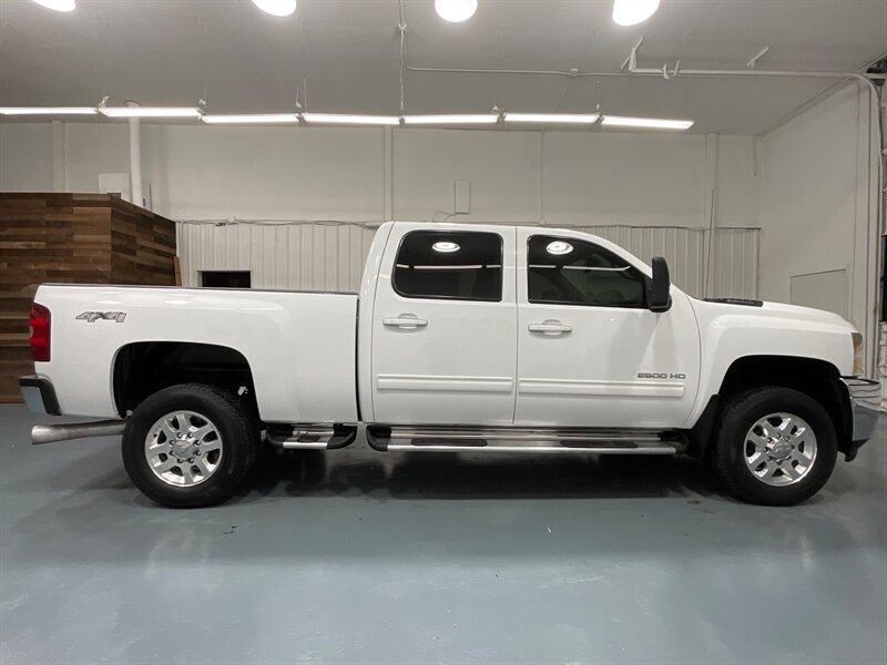 2011 Chevrolet Silverado 2500 LTZ Crew Cab 4X4/ 6.6L DIESEL/Leather Heated Seats  / Short Bed / Spray in bed liner - Photo 4 - Gladstone, OR 97027