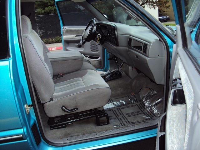 1996 Dodge Ram 1500 Laramie SLT/ 4WD/ Very Clean   - Photo 17 - Portland, OR 97217