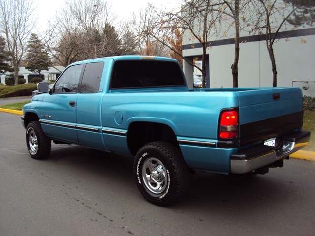 1996 Dodge Ram 1500 Laramie SLT/ 4WD/ Very Clean   - Photo 3 - Portland, OR 97217