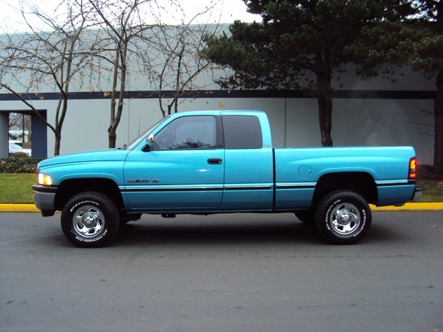 1996 Dodge Ram 1500 Laramie SLT/ 4WD/ Very Clean   - Photo 2 - Portland, OR 97217