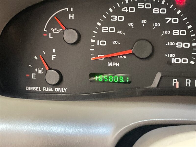 2002 Ford Excursion Limited 4X4 / 7.3L DIESEL / Leather / ZERO RUST / 3RD ROW SEAT / Heated Leather Seats / LEVELED - Photo 53 - Gladstone, OR 97027