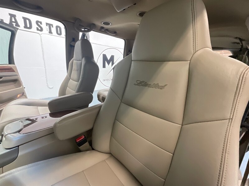 2002 Ford Excursion Limited 4X4 / 7.3L DIESEL / Leather / ZERO RUST / 3RD ROW SEAT / Heated Leather Seats / LEVELED - Photo 39 - Gladstone, OR 97027
