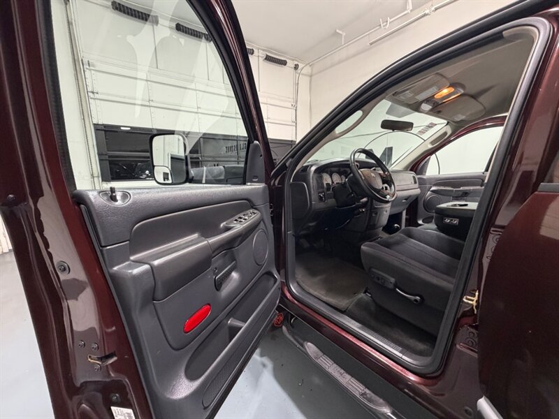 2004 Dodge Ram 2500 SLT 4X4 5.9L CUMMINS DIESEL /1-OWNER / 47K MILES / LONG BED / ZERO RUST - Photo 31 - Gladstone, OR 97027